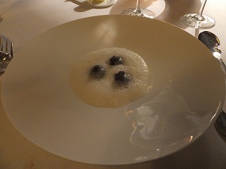 ravioli of scallop, bead of caviar, light butter