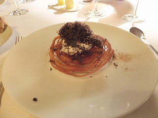 celeriac << en papillote >>, potato <<arlette >> with chantilly caramelized hazelnuts and black truffle
